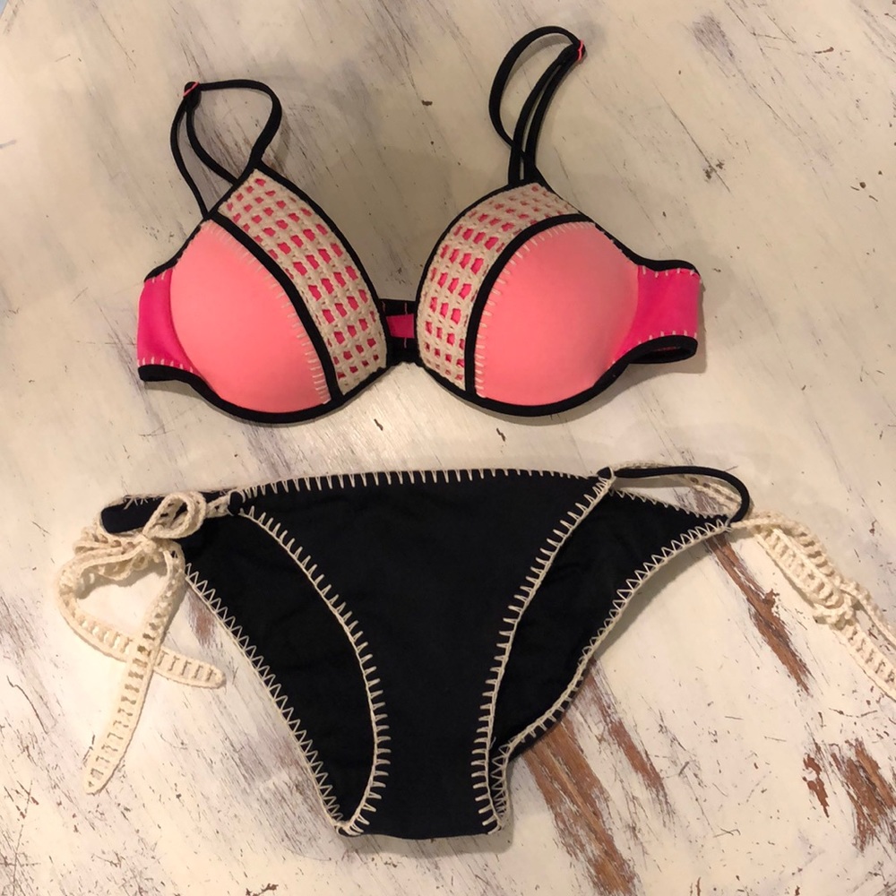 Victoria’s Secret bikini